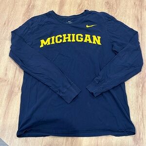 Nike Michigan L/S 
Size Large